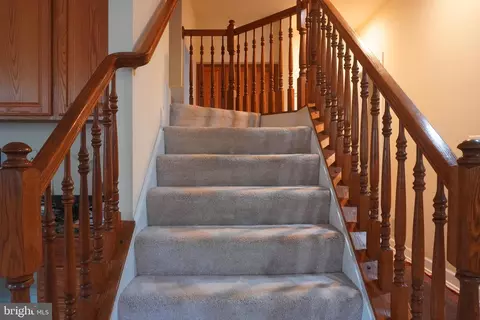 Entry Way - 12802 Willow Marsh Ln, Bowie, MD 20720 photo 8 of 15