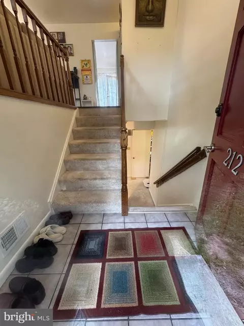 Entry Way - 212 11th St, Laurel, MD 20707 photo 3 of 5