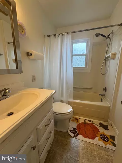 Bath - 212 11th St, Laurel, MD 20707 photo 2 of 4