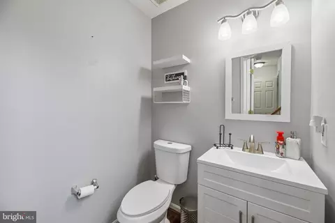 Entry Way - 16116 Eckhart Road Rd, Bowie, MD 20716 photo 8 of 27