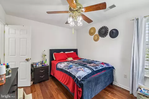 Bedroom - 16116 Eckhart Road Rd, Bowie, MD 20716 photo 8 of 9