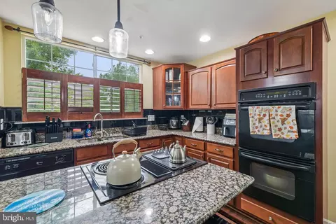 Kitchen - 16116 Eckhart Road Rd, Bowie, MD 20716 photo 4 of 5