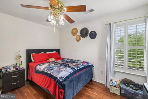 Bedroom - 16116 Eckhart Road Rd, Bowie, MD 20716 photo 7 of 9