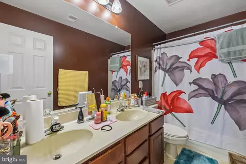 Bath - 16116 Eckhart Road Rd, Bowie, MD 20716 photo 4 of 6