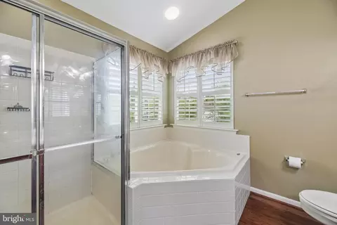 Bath - 16116 Eckhart Road Rd, Bowie, MD 20716 photo 1 of 6
