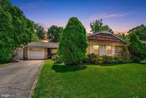 2707 Fawn Ln, Bowie, MD 20715