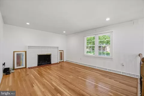 Living - 5807 Parkway Dr, Laurel, MD 20707 photo 1 of 2