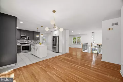 Entry Way - 5807 Parkway Dr, Laurel, MD 20707 photo 2 of 2