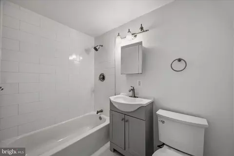 Bath - 5807 Parkway Dr, Laurel, MD 20707 photo 3 of 3