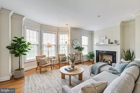 716 River Mist Dr, Oxon Hill, MD 20745