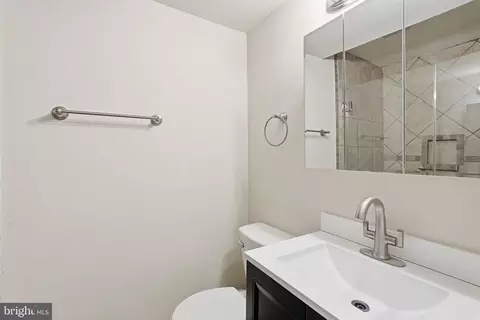 Bath - 13001 Windbrook Dr, Clinton, MD 20735 photo 2 of 4