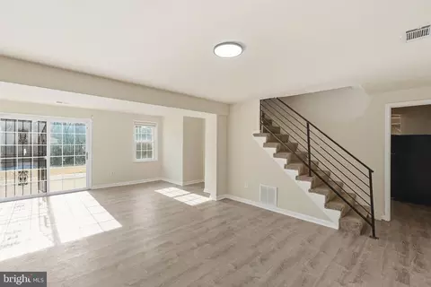 Living - 13001 Windbrook Dr, Clinton, MD 20735 photo 5 of 5