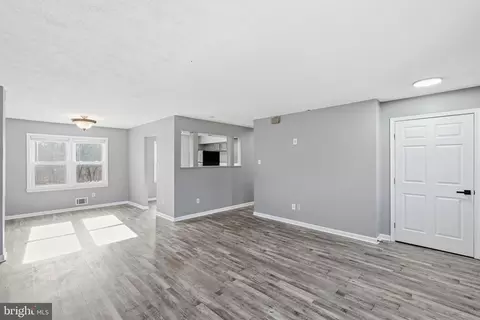 Living - 13001 Windbrook Dr, Clinton, MD 20735 photo 2 of 5