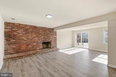Living - 13001 Windbrook Dr, Clinton, MD 20735 photo 4 of 5