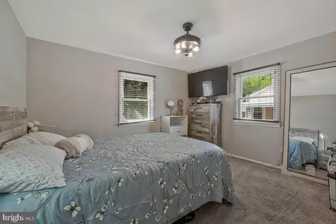 Bedroom - 7219 Kidmore Ln, Lanham, MD 20706 photo 5 of 7
