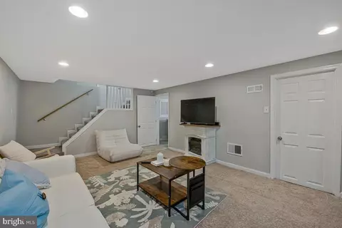 Entry Way - 7219 Kidmore Ln, Lanham, MD 20706 photo 4 of 4