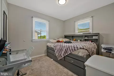 Bedroom - 7219 Kidmore Ln, Lanham, MD 20706 photo 3 of 7