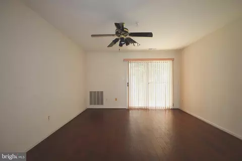 Living - 9250 Cherry Ln #6, Laurel, MD 20708 photo 3 of 5