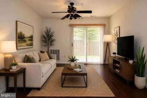 Living - 9250 Cherry Ln #6, Laurel, MD 20708 photo 4 of 5