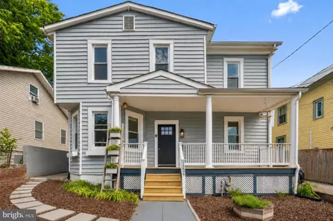 3204 Perry St, Mount Rainier, MD 20712