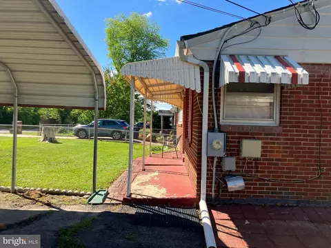 Exterior - 9015 Spring Acres Rd, Clinton, MD 20735 photo 3 of 12