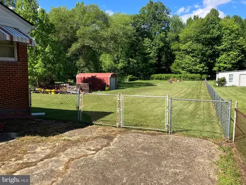 Exterior - 9015 Spring Acres Rd, Clinton, MD 20735 photo 2 of 12