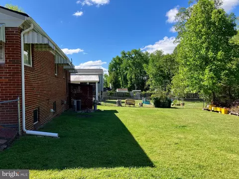 Exterior - 9015 Spring Acres Rd, Clinton, MD 20735 photo 4 of 12