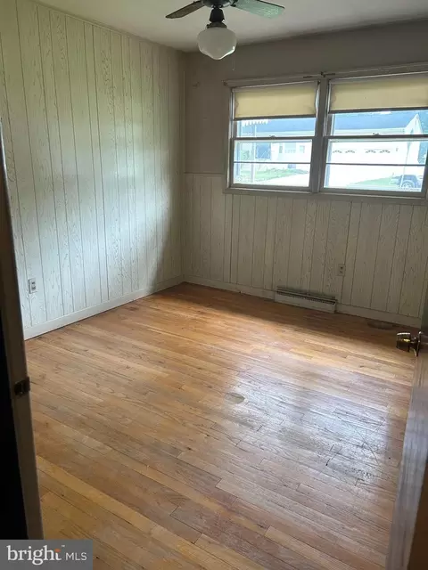 Bedroom - 9015 Spring Acres Rd, Clinton, MD 20735 photo 1 of 2