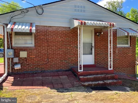Exterior - 9015 Spring Acres Rd, Clinton, MD 20735 photo 1 of 12