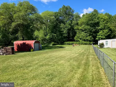 Exterior - 9015 Spring Acres Rd, Clinton, MD 20735 photo 6 of 12