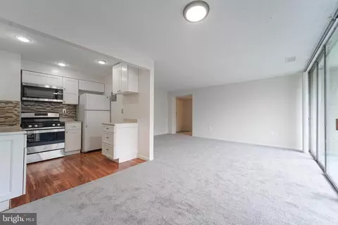 1822 Metzerott Rd #308, Hyattsville, MD 20783