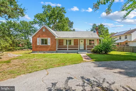 12814 Peace Dr, Fort Washington, MD 20744