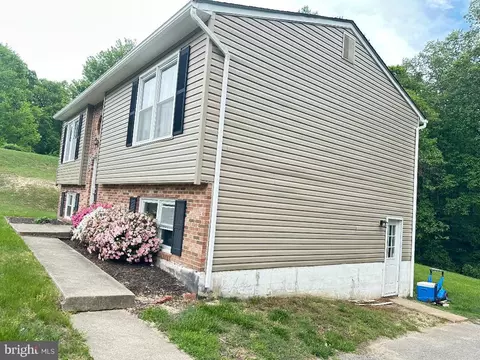 9124 Croom Rd, Marlboro, MD 20772