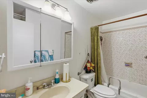 Bath - 1529 7th St, Lanham, MD 20706 photo 1 of 3