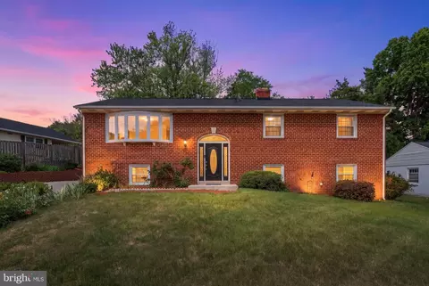 33 Bannington Dr, Marlboro, MD 20774