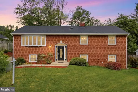 33 Bannington Dr, Marlboro, MD 20774