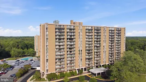 6100 Westchester Park Dr #1120, College Park, MD 20740