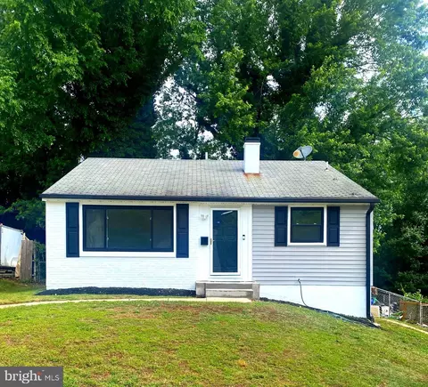 506 Barrymore Dr, Oxon Hill, MD 20745