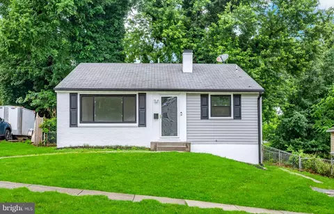 506 Barrymore Dr, Oxon Hill, MD 20745
