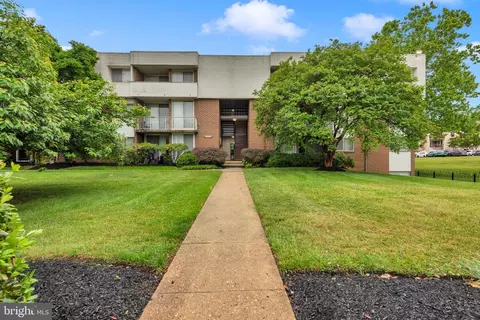 10237 Prince Pl #25-307, Marlboro, MD 20774