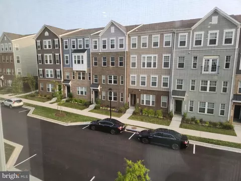 10506 Jim Lovell Ln, Lanham, MD 20706