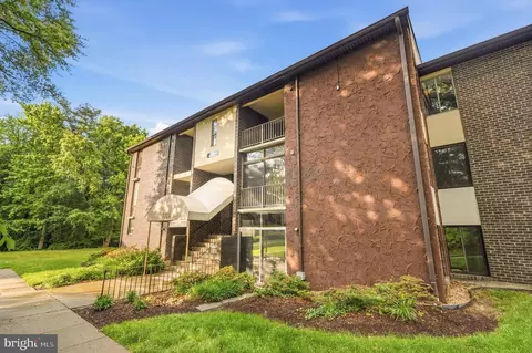 7724 Hanover Pkwy #301, Greenbelt, MD 20770