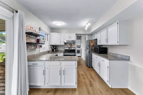 Kitchen - 12605 Memory Ln, Bowie, MD 20715 photo 1 of 2