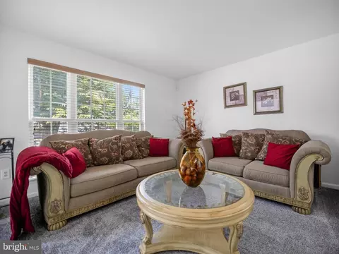 Living - 10105 Milwaukee Ct, Largo, MD 20774 photo 2 of 6