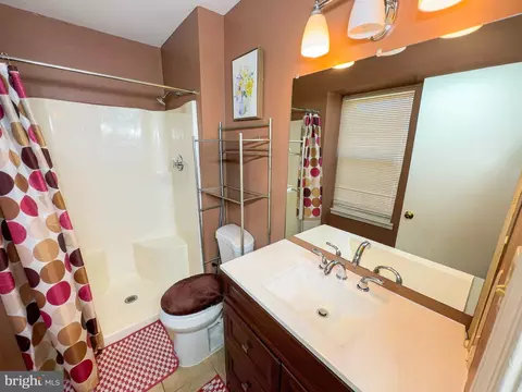 Bath - 6920 Scotch Dr, Laurel, MD 20707 photo 2 of 2