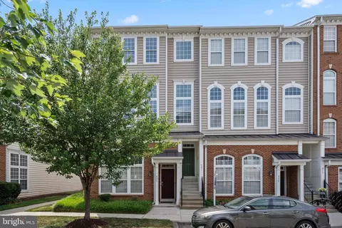 921 Pine Forest Ln, Marlboro, MD 20774