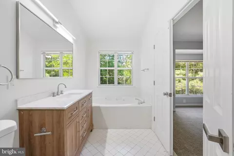 Bath - 1975 Beecham Ct, Bowie, MD 20721 photo 2 of 3