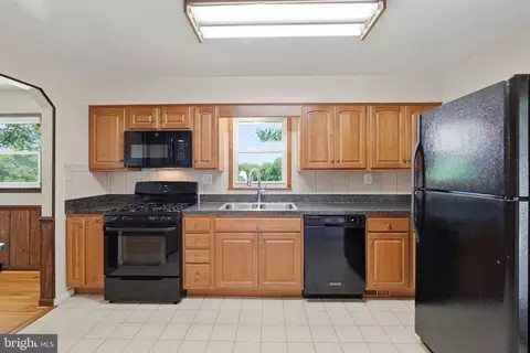 Kitchen - 15701 Bald Eagle School Rd, Brandywine, MD 20613 photo 1 of 2