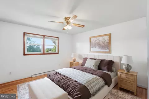Bedroom - 15701 Bald Eagle School Rd, Brandywine, MD 20613 photo 3 of 5