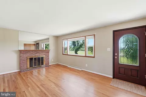 Living - 15701 Bald Eagle School Rd, Brandywine, MD 20613 photo 1 of 4